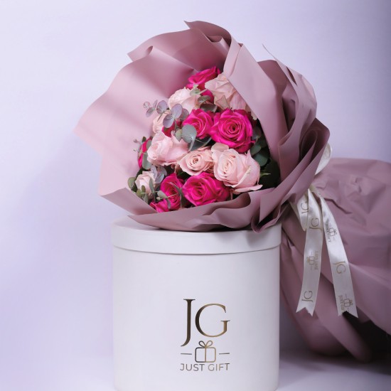 فراشة وردية