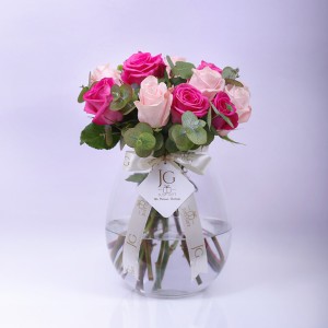 فازة زهري جميلة