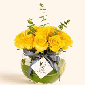 فازة  ورود صفراء
