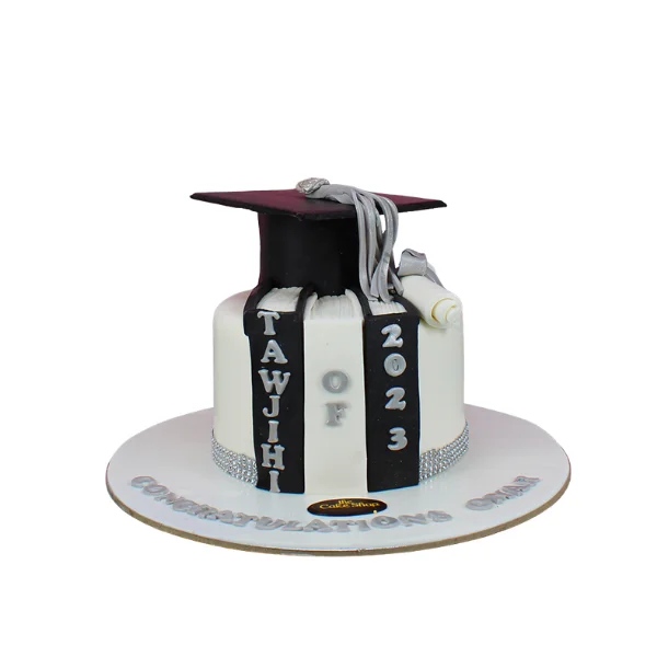 A graduation themed cake 2